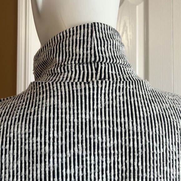 Midi dress with long sleeves - Picture 8 of 13